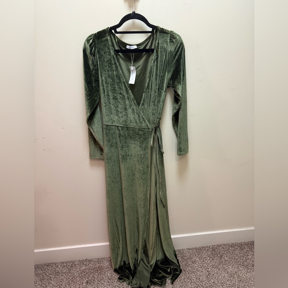 [NWT] Esmerelda Velvet Wrap Maxi Dress Olive